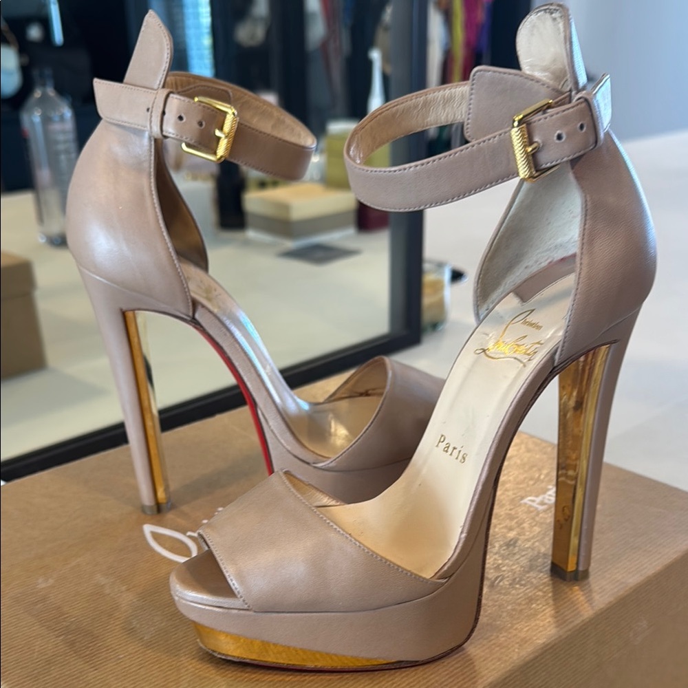 Christian Louboutin Tuctopen Napa nude leather and gold shiny platform heels 37